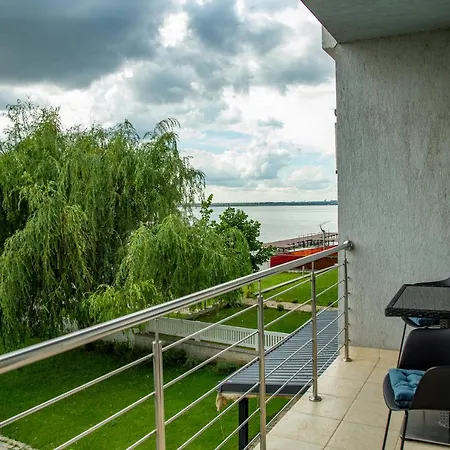 Lakeside Apatrments * Mamaia